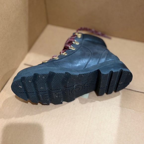 Black Sorel Boots with Red Laces sz 7.5 - Picture 6 of 11